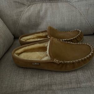 LL Bean Women’s Wicked Good Slippers. Size 9.